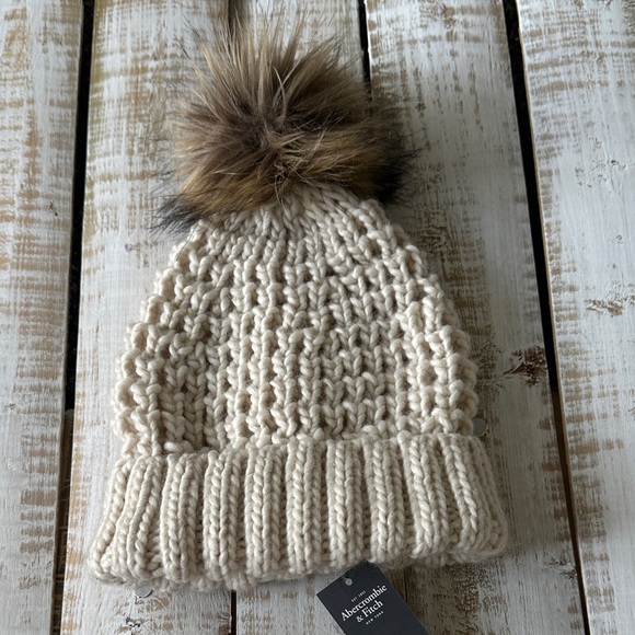Abercrombie & Fitch Accessories - Abercrombie & Fitch Pom Pom Fur Beanie Hat Cream One Size NWT New